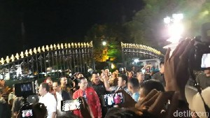 Malam Tahun Baru, Jokowi Jalan-jalan di Titik Nol Kilometer Jogja